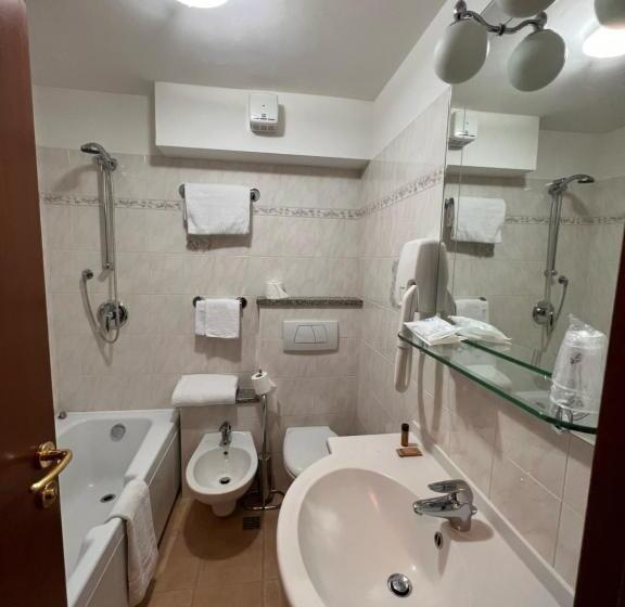 스탠다드 룸, Breuil