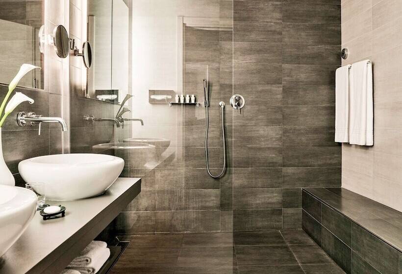 غرفة سوبيريور مطلّة علي البحر, Capovaticano Resort Thalasso Spa