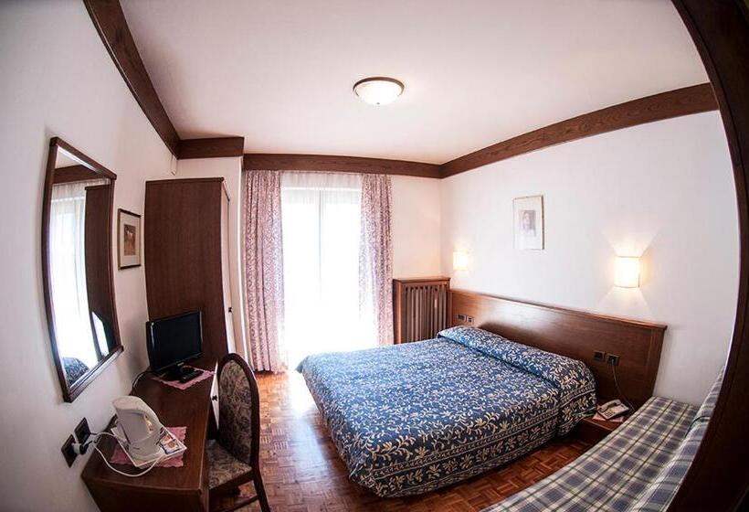 חדר סטנדרט עם מרפסת, Carlone