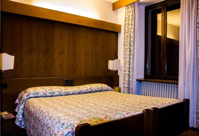 חדר אקונומי, Carlone