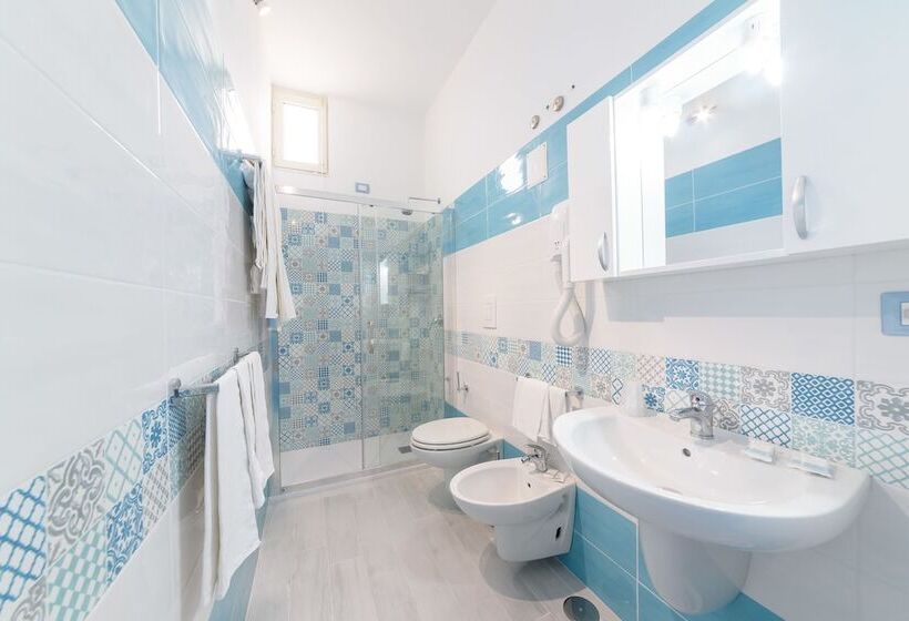 스탠다드 룸, Celeste