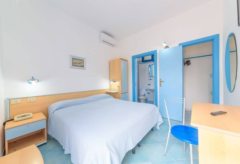 이코노미 룸, Celeste