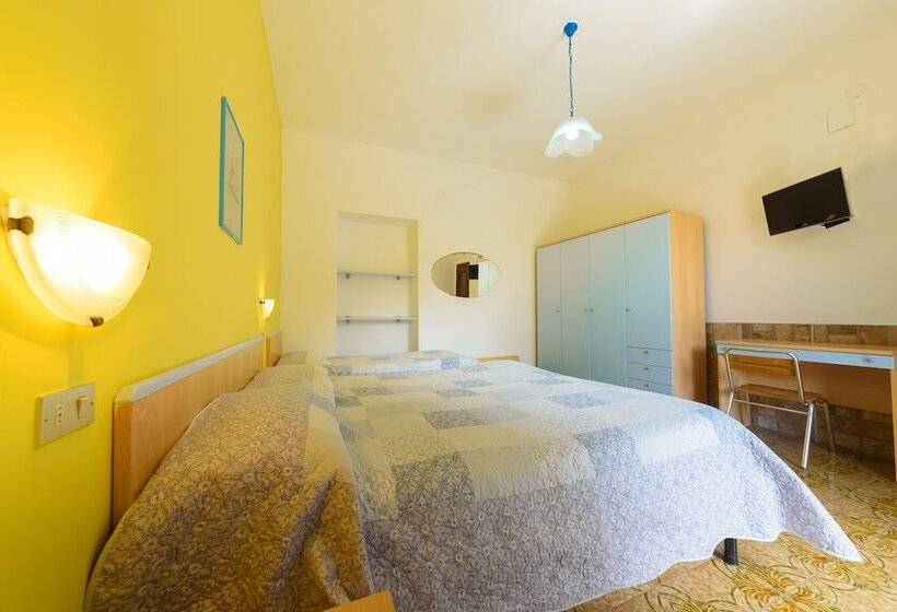 이코노미 룸, Celeste