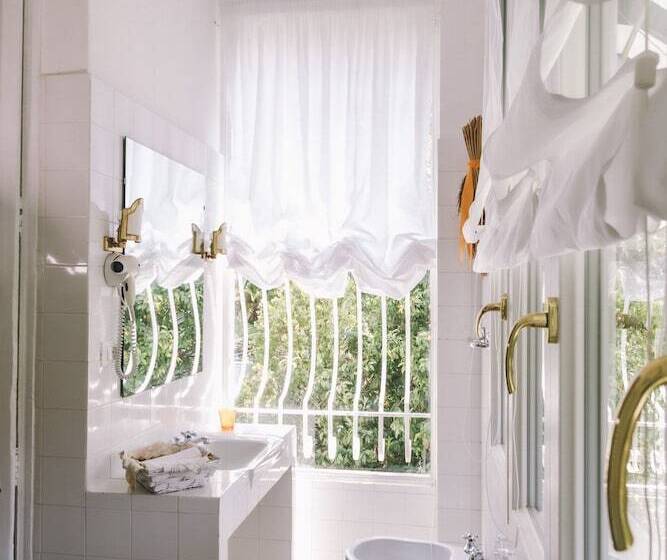 غرفة قياسية, Eveline Portosole