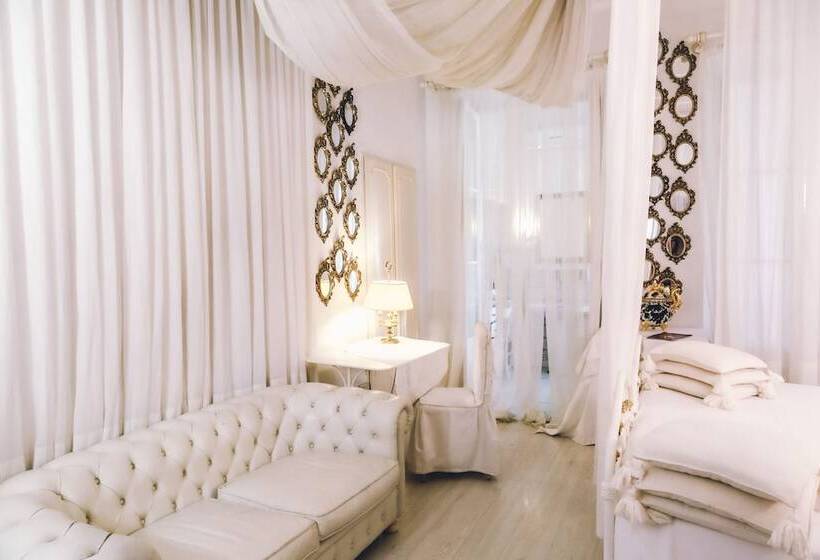 غرفة قياسية, Eveline Portosole