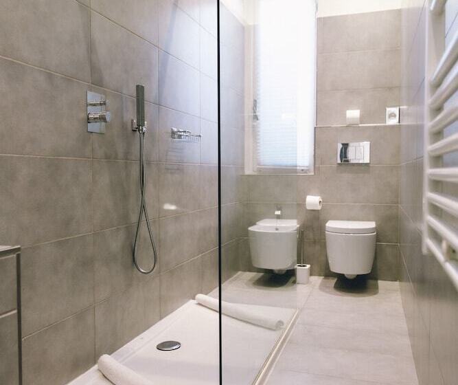 غرفة ديلوكس, Eveline Portosole