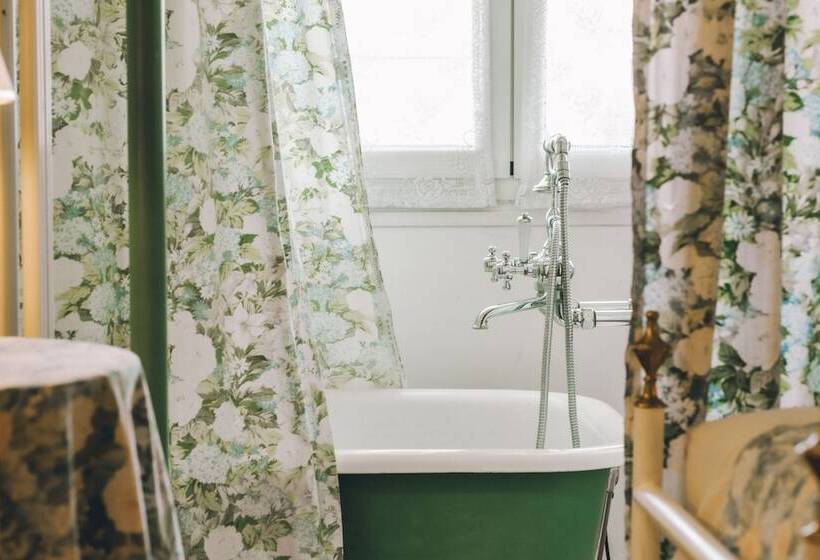 غرفة عائلية, Eveline Portosole