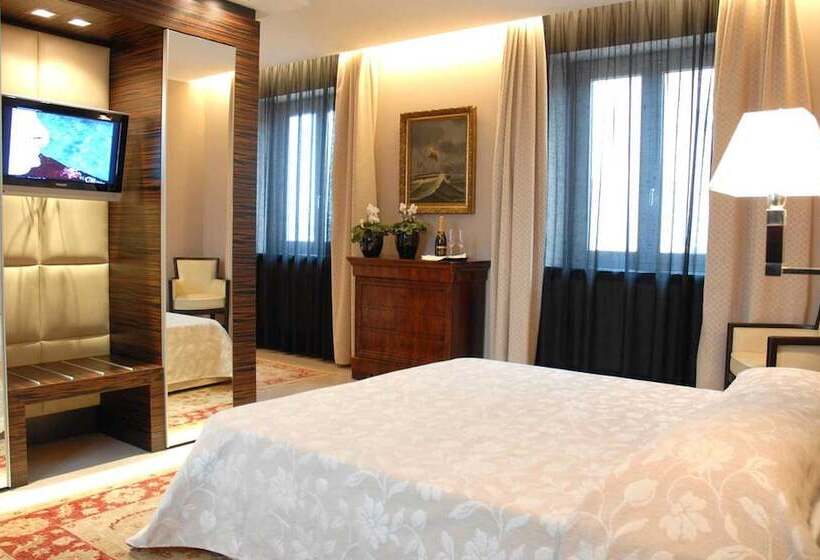 סוויטת ג'וניור, Excelsior