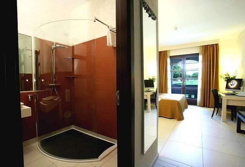 غرفة قياسية رباعية, Gallipoli Resort