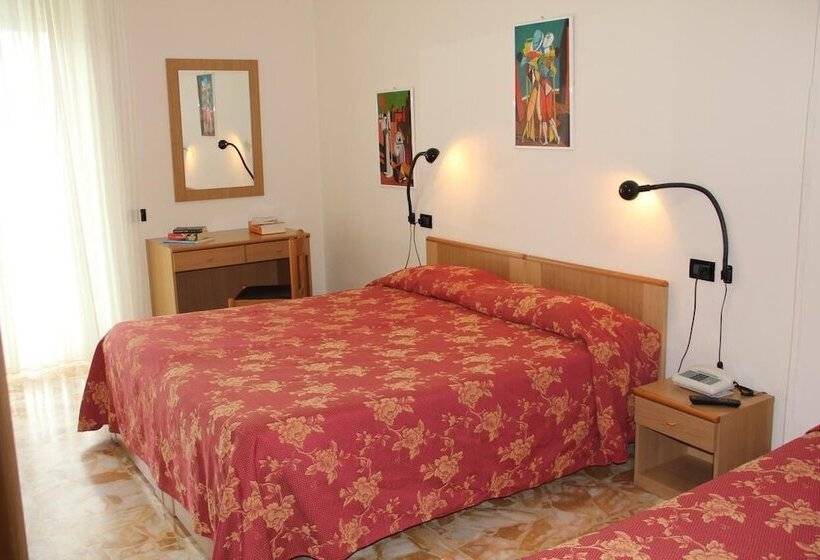 غرفة قياسية ثلاثية, Garden