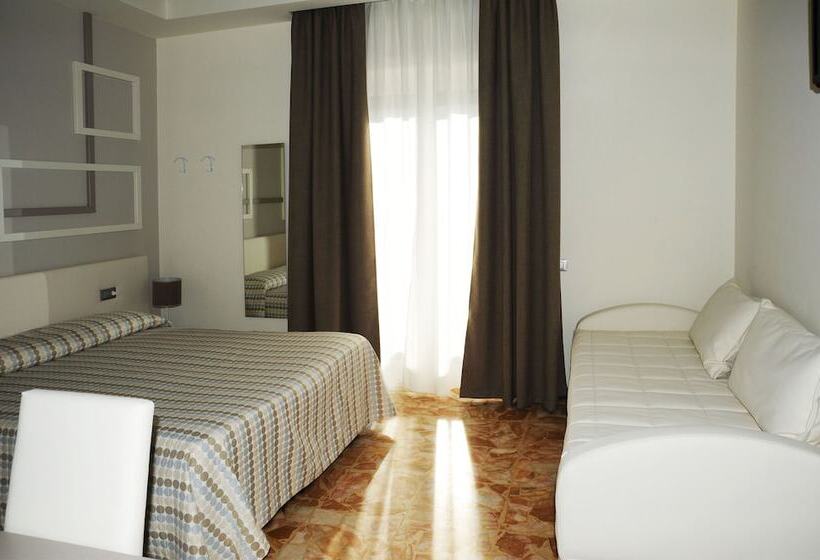 غرفة قياسية ثلاثية, Garden