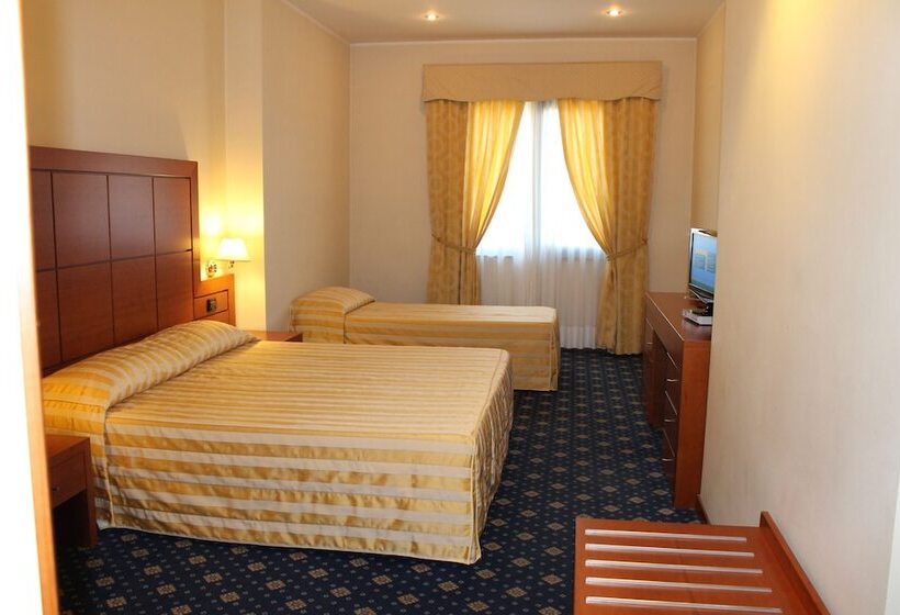 Семейный Номер, Grillo