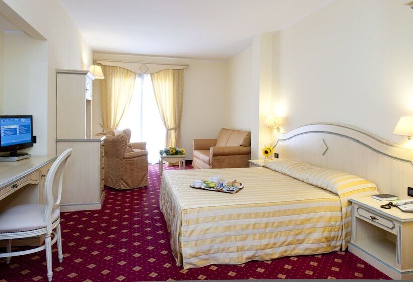 Полулюкс, Grillo