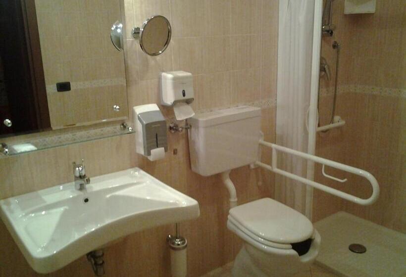 חדר סטנדרט יחיד, History