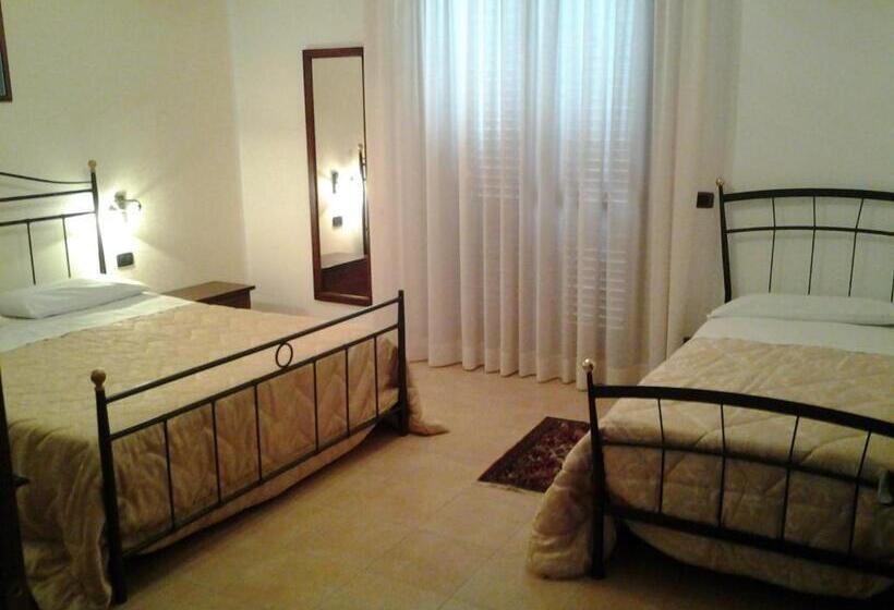 Номер Стандарт Трехместный, History