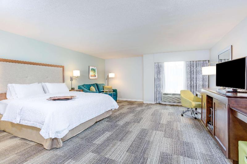 اتاق استاندارد با چشم‌انداز استخر, JAZ Aquamarine