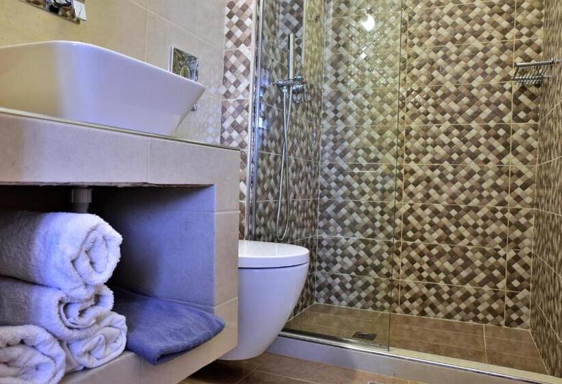 带海景的高档工作室, Kafouros