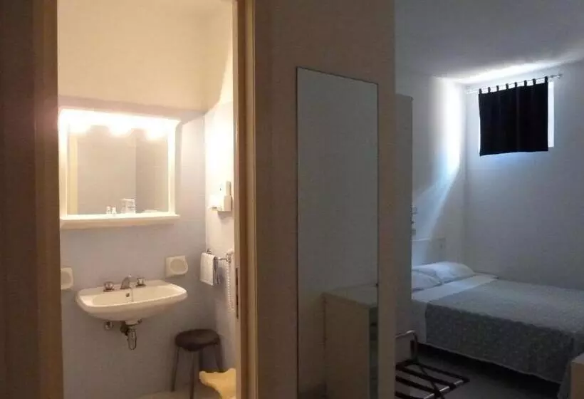 اتاق استاندارد یک نفره, La Balnearia