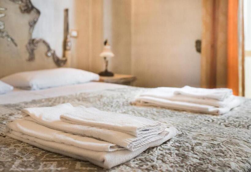 غرفة قياسية, Original