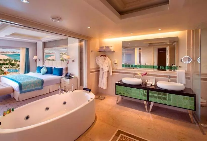 سوییت با چشم‌انداز دریا, Premier Le Reve Hotel & Spa Sahl Hasheesh   Adults Only 16 Years Plus