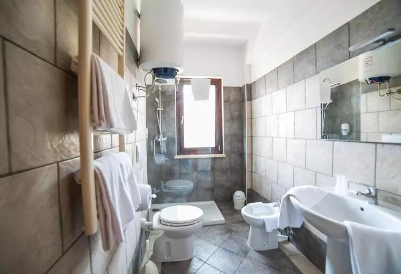 اتاق استاندارد چهار تخته, La Maison Jolie