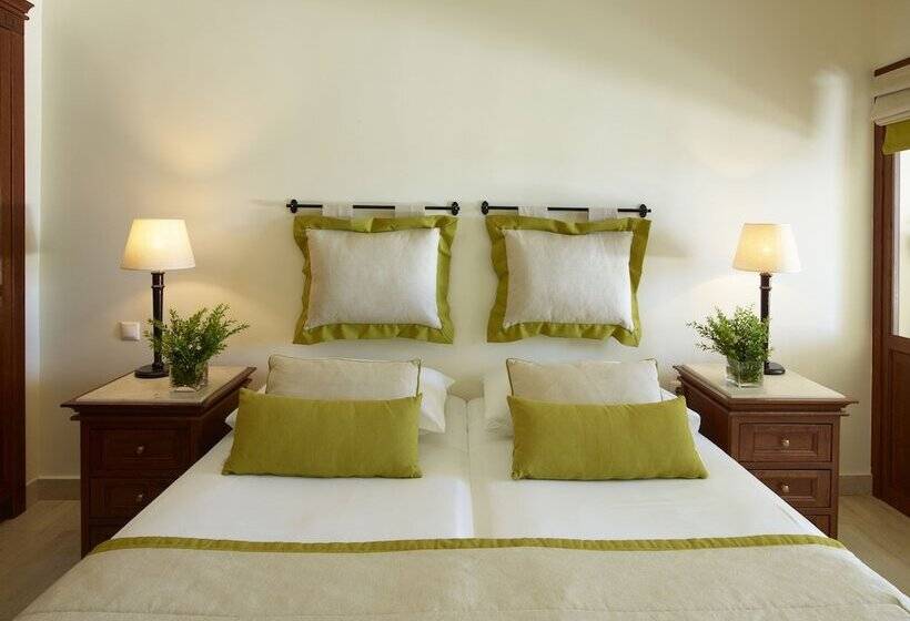 غرفة عائلية, Roda Beach Resort & Spa