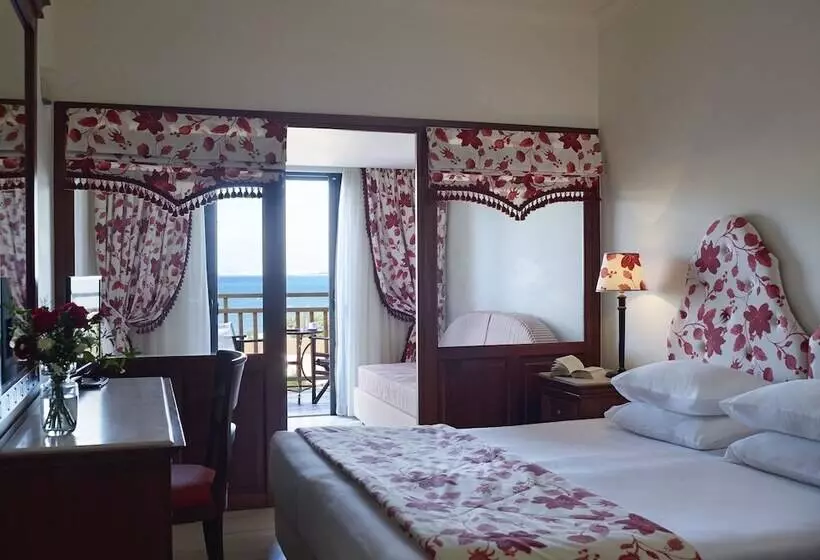 Perhehuone Merinäkymä, Roda Beach Resort & Spa