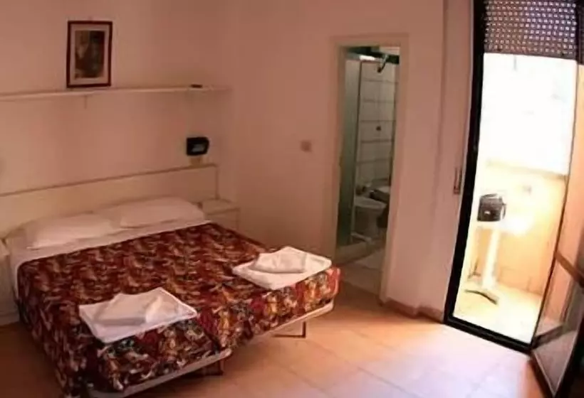 Standard Triple Room, Sacramora