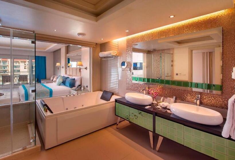 سوییت جونیور لوکس با چشم‌انداز دریا, Premier Le Reve Hotel & Spa Sahl Hasheesh   Adults Only 16 Years Plus