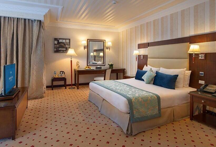 سوئیت با چشمانداز دریا و هیدروماساژ, Premier Le Reve Hotel & Spa Sahl Hasheesh Adults Only 16 Years Plus