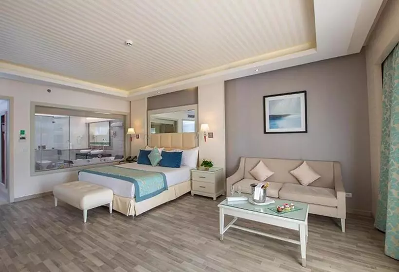 سوئیت پریمیوم با چشم‌انداز دریا, Premier Le Reve Hotel & Spa Sahl Hasheesh   Adults Only 16 Years Plus