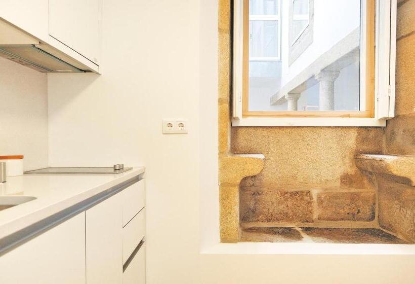 스탠다드 스튜디오, Condes De Azevedo Palace Apartments