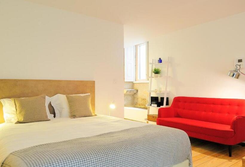 스탠다드 스튜디오, Condes De Azevedo Palace Apartments