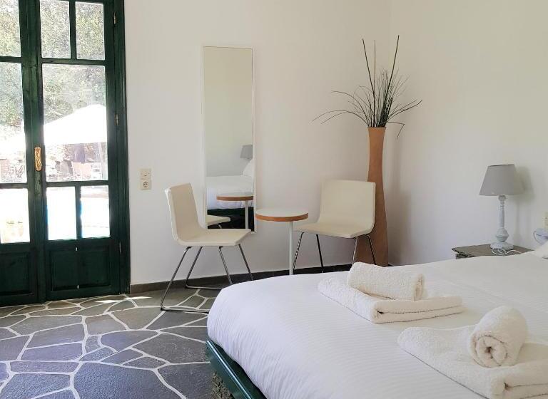 جناح مطلّ علي حمام السباحة, Andromeda