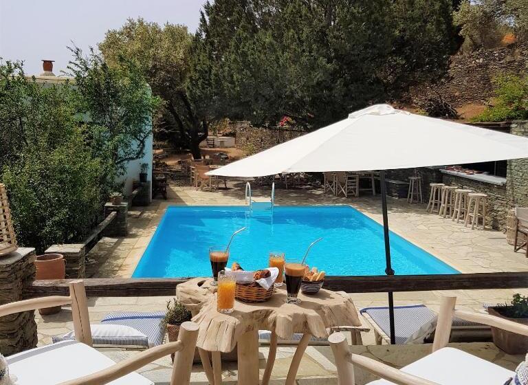 جناح مطلّ علي حمام السباحة, Andromeda