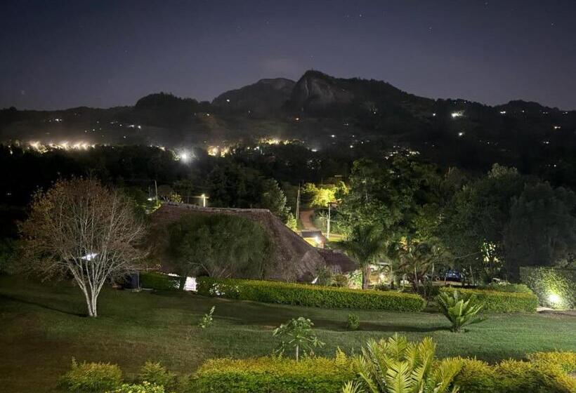 اتاق استاندارد یک تخته با بالکن, Taita Rocks