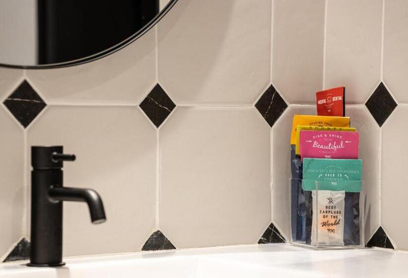 اتاق استاندارد, Toc Hostel Málaga