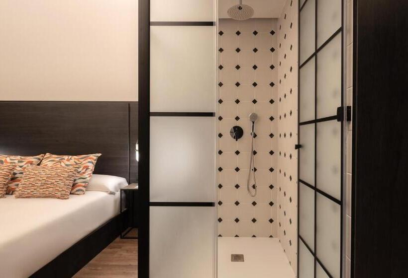 اتاق استاندارد, Toc Hostel Málaga