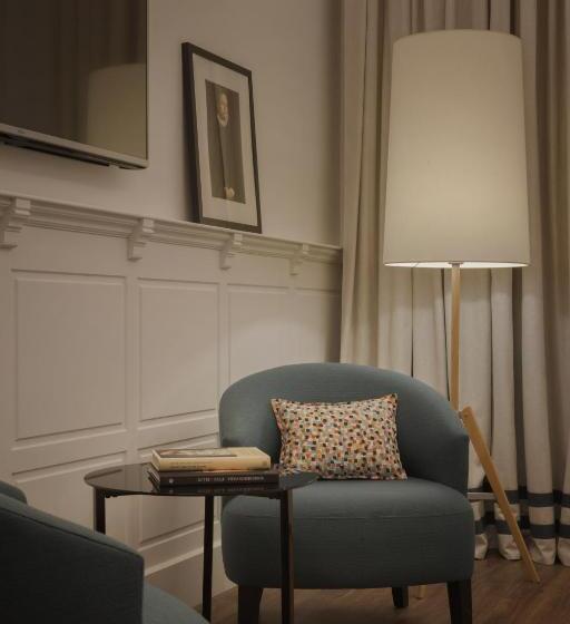 اتاق خانوادگی, Toc Hostel Málaga