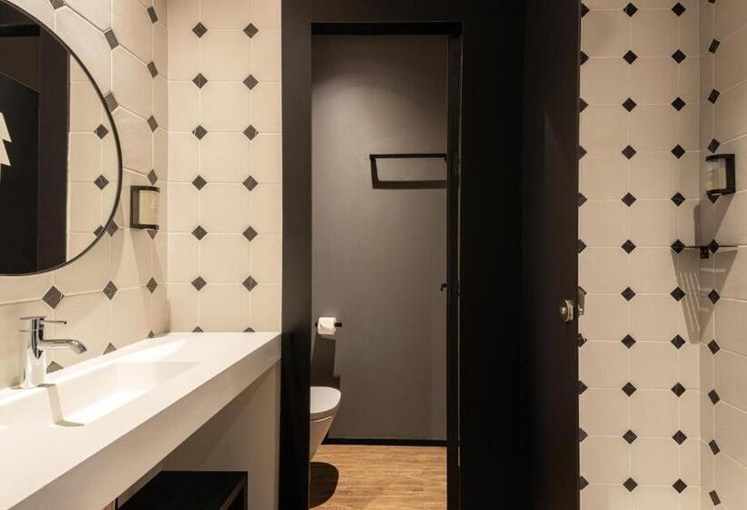 تختخواب در اتاق مشترک, Toc Hostel Málaga