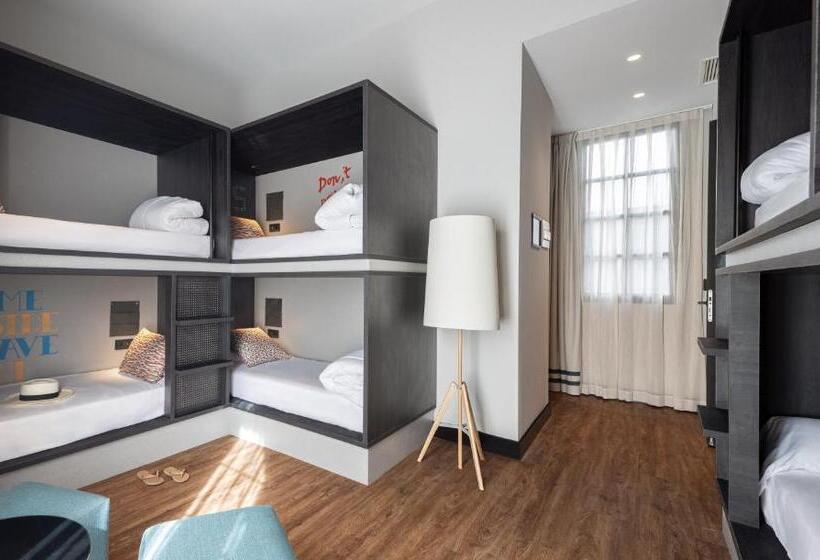 تختخواب در اتاق مشترک, Toc Hostel Málaga