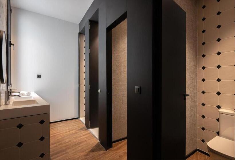 تختخواب در اتاق مشترک, Toc Hostel Málaga