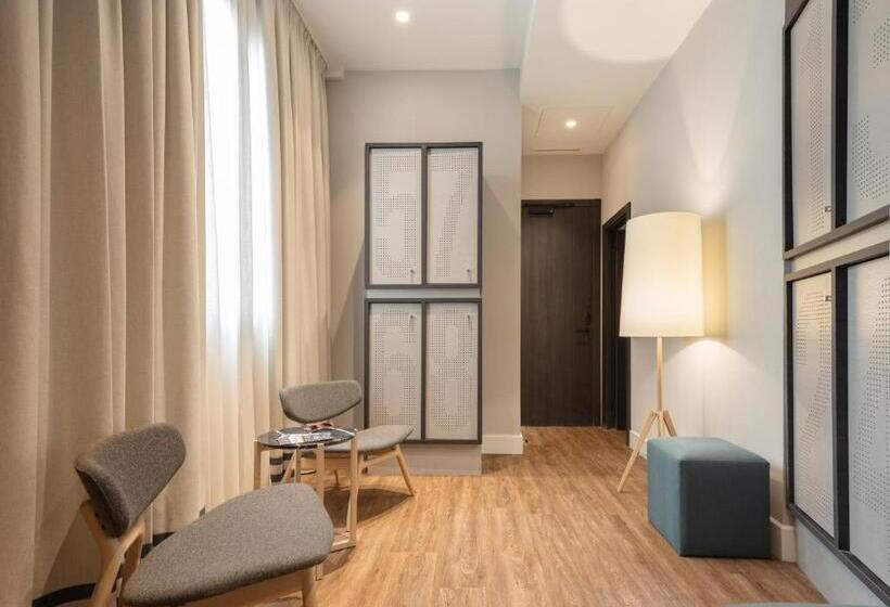 اتاق استاندارد چهار تخته, Toc Hostel Málaga