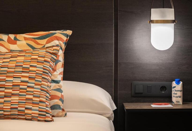 اتاق استاندارد, Toc Hostel Málaga