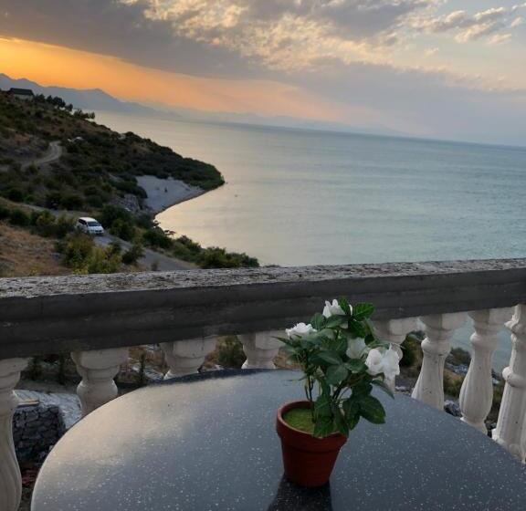 家庭间, Bella Vista