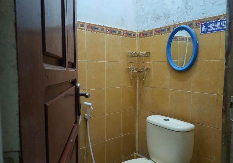 スタンダードルーム, Oyo 90529  Baruga Makassar