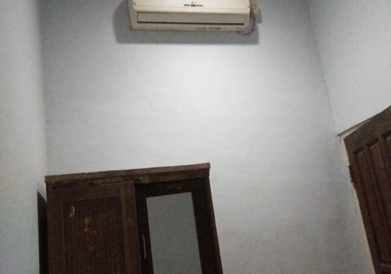 スタンダードルーム, Oyo 90529  Baruga Makassar