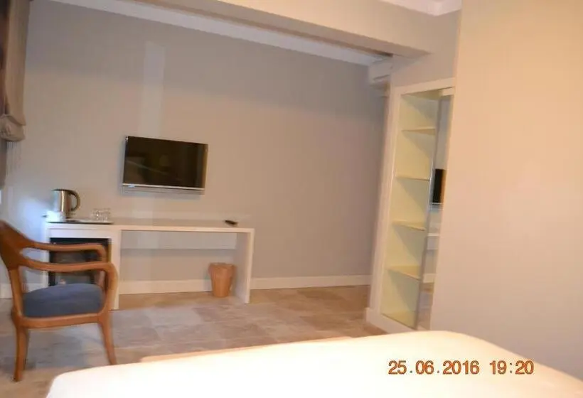 اتاق لوکس, Teos Lodge