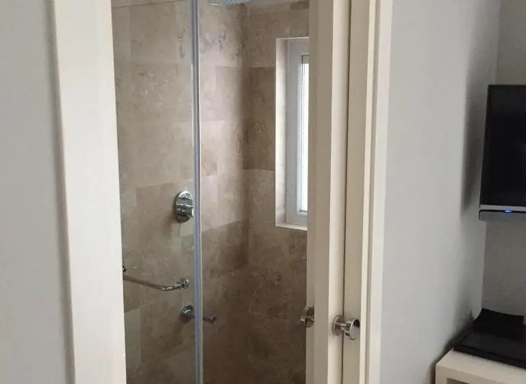 اتاق لوکس با بالکن و چشم‌انداز دریا, Teos Lodge