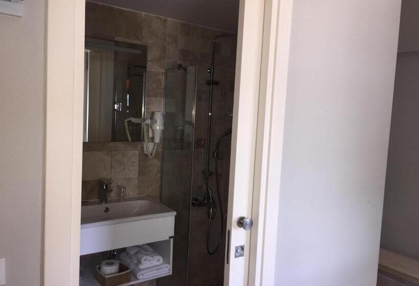 חדר אקונומי, Teos Lodge